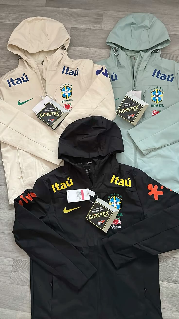 J'ai bien reçu les 3 veste Brésil avec l'offre merci bcp